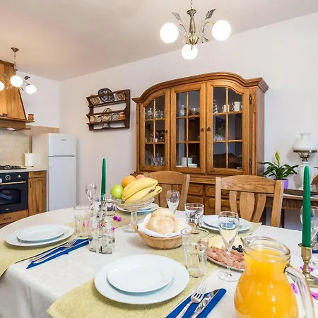 Stunning In Moscenicka Draga With Wifi