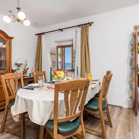 Stunning In Moscenicka Draga With Wifi Sveti Anton (Krk)