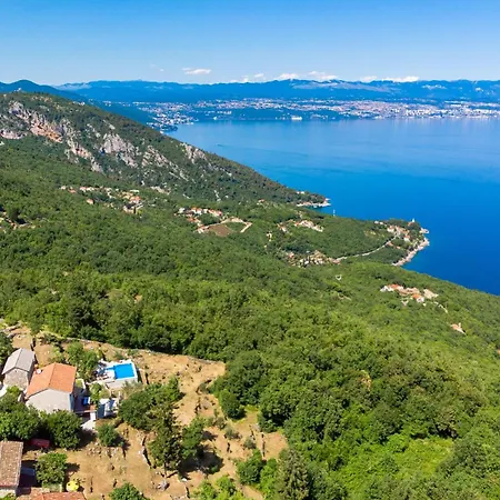Dom wakacyjny Stunning In Moscenicka Draga With Wifi *