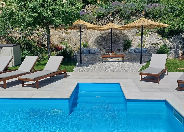 3 Bedroom Cozy In Moscenicka Draga *