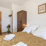 Luxurious In Moscenicka Draga Vakantiehuis Sveti Anton (Krk)