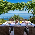 Vakantiehuis Luxurious In Moscenicka Draga