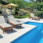 Luxurious In Moscenicka Draga Vakantiehuis