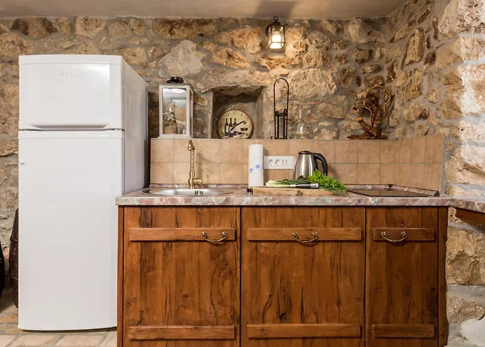 3 Bedroom Cozy In Moscenicka Draga Vakantiehuis