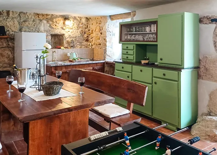 3 Bedroom Cozy In Moscenicka Draga Vakantiehuis *