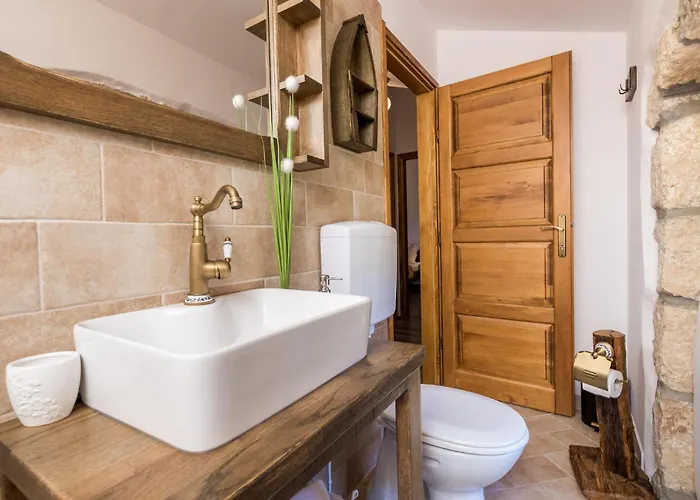3 Bedroom Cozy In Moscenicka Draga Vakantiehuis Sveti Anton (Krk)
