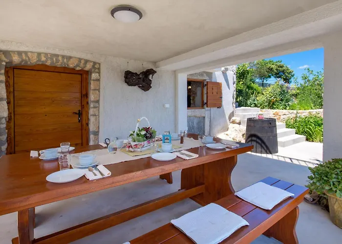 3 Bedroom Cozy In Moscenicka Draga * Sveti Anton (Krk)
