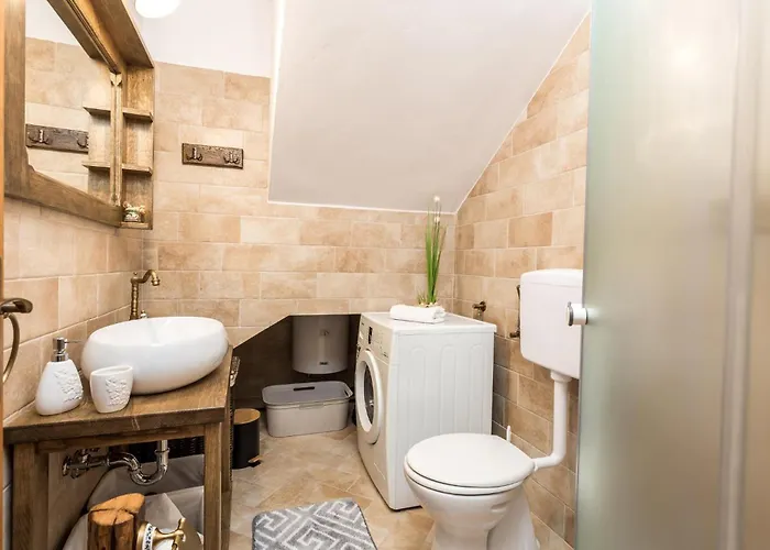 3 Bedroom Cozy In Moscenicka Draga *