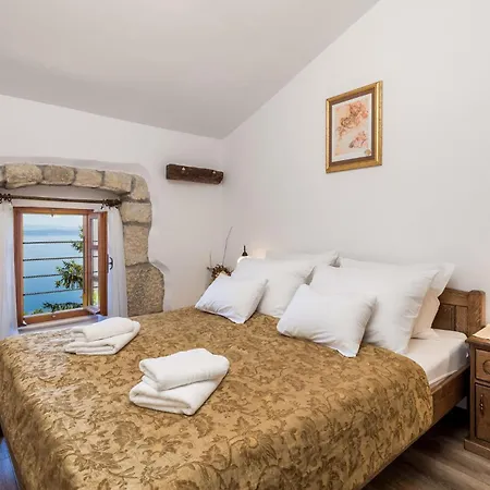 Holiday home Luxurious In Moscenicka Draga *