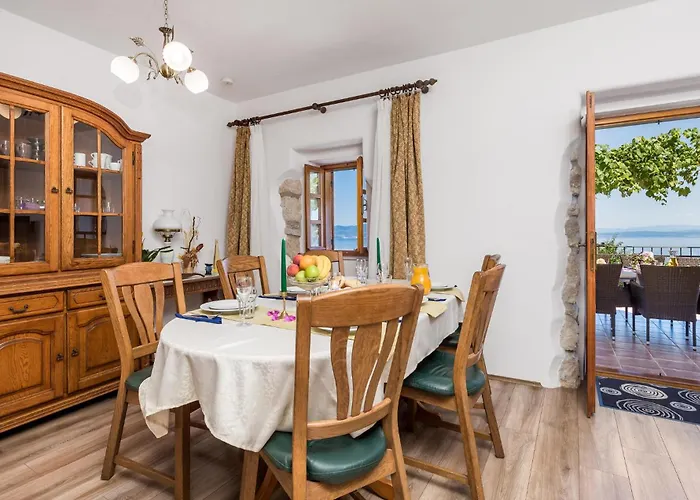 3 Bedroom Cozy In Moscenicka Draga Sveti Anton (Krk)