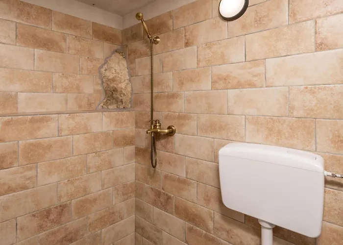 3 Bedroom Cozy In Moscenicka Draga בית נופש Sveti Anton (Krk)