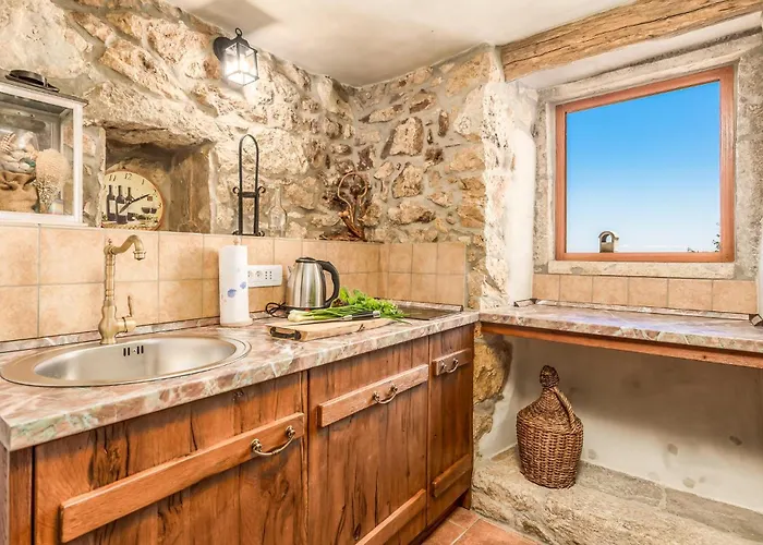 3 Bedroom Cozy In Moscenicka Draga *